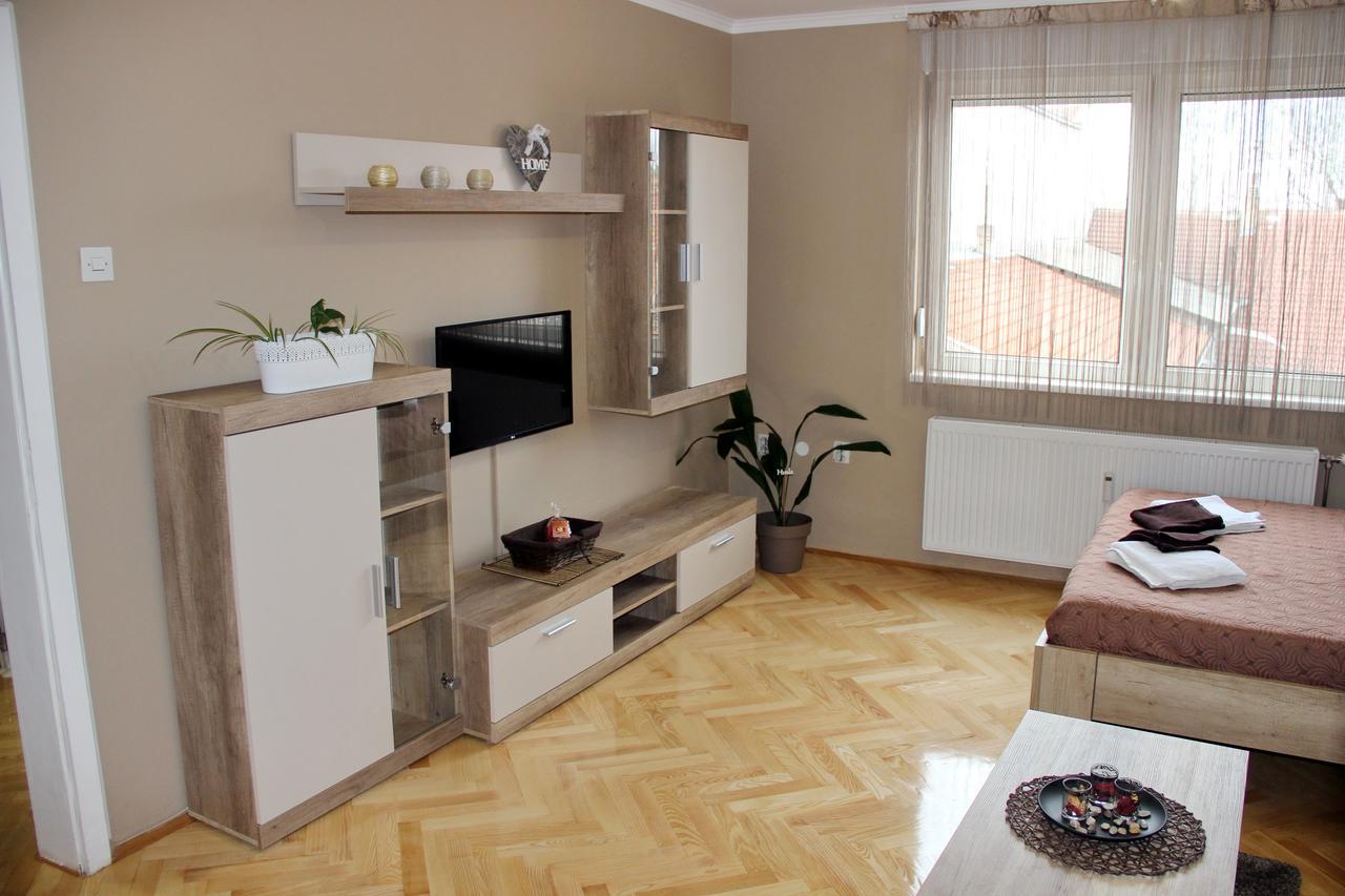 Apartment Cherry Зренянин Екстер'єр фото
